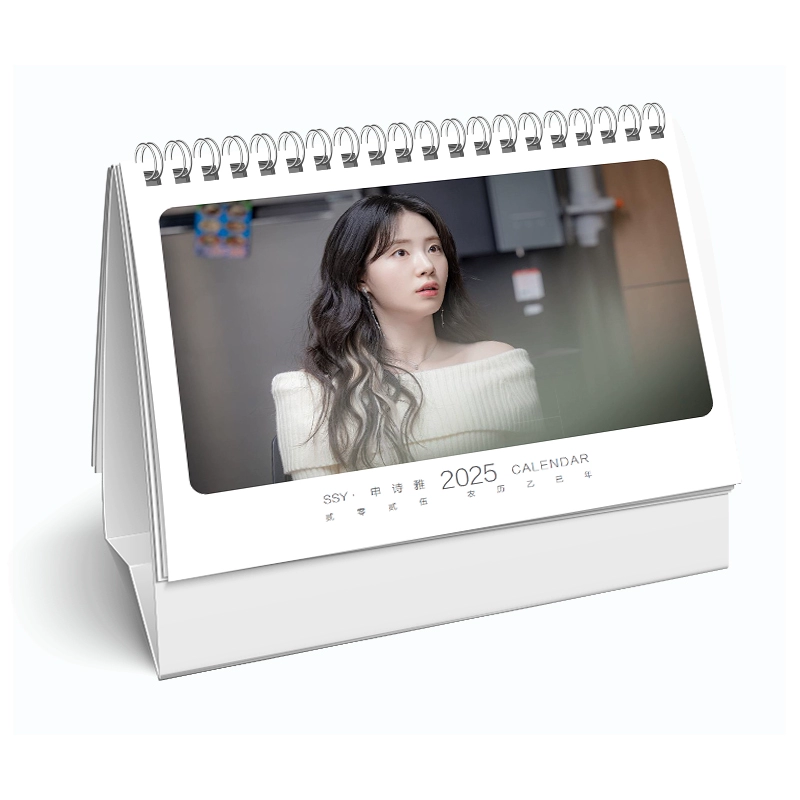 シン・シア 写真集1冊 A4ポスター4枚 しおり4枚 LOMOカード10枚 - 華流グッズストア